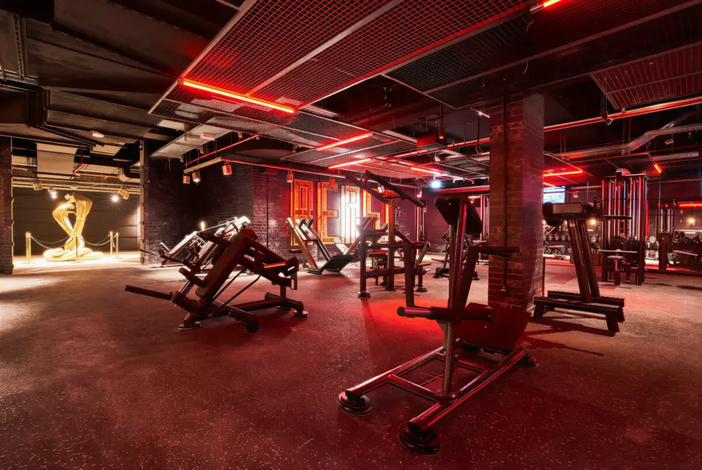 Das John Reed Augsburg ist ein Fitnessstudio direkt am Hauptbahnhof.